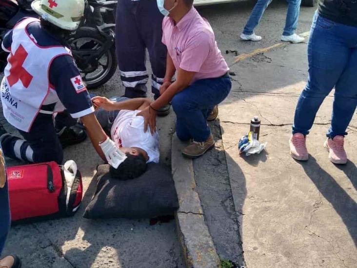 Se registra accidente en calles de Veracruz; deja un motociclista herido