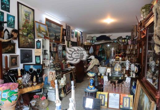 Historietas, libros y antigüedades, en el centro de Coatzacoalcos