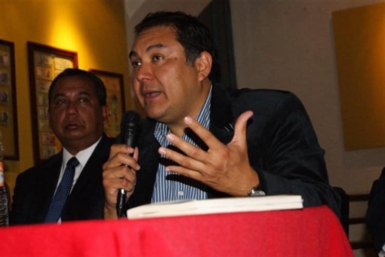 Narco votará en Veracruz y va por control de alcaldías; partidos, franquicias: Ravelo