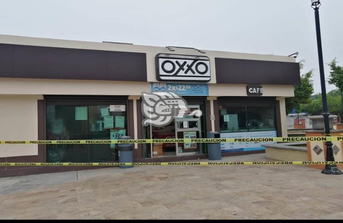 Intentaron quemar el café Oxxo de Ixhuatlán del Sureste