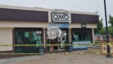 Intentan quemar el café Oxxo de Ixhuatlán del Sureste