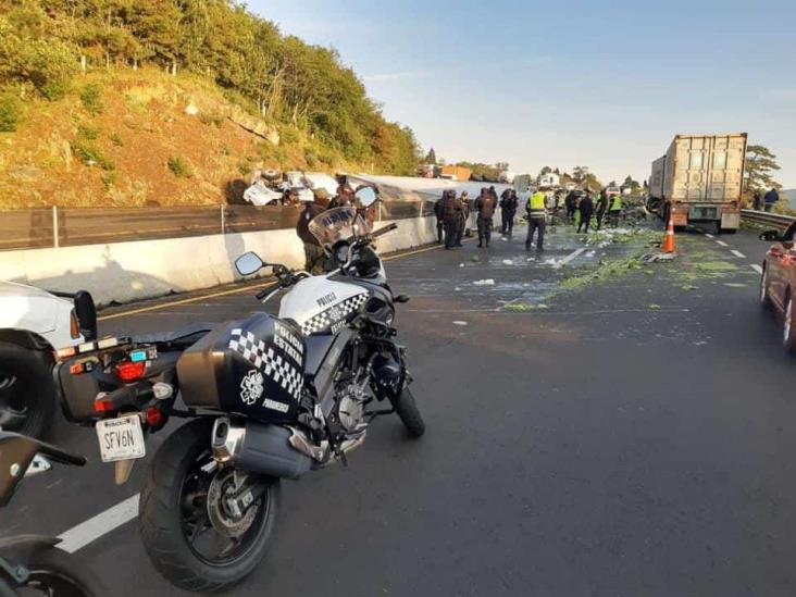 Hombre pierde la vida tras sufrir accidente sobre carretera federal Xalapa-Perote