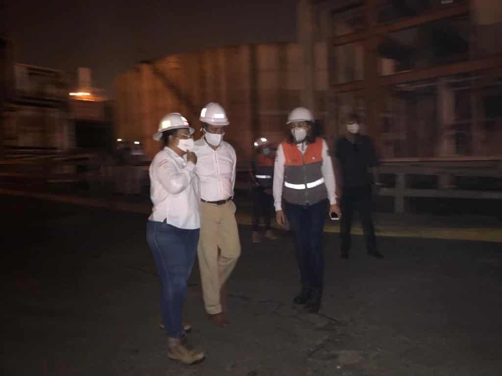 Gobernador reporta liquidación del incendio en la refinería de Minatitlán