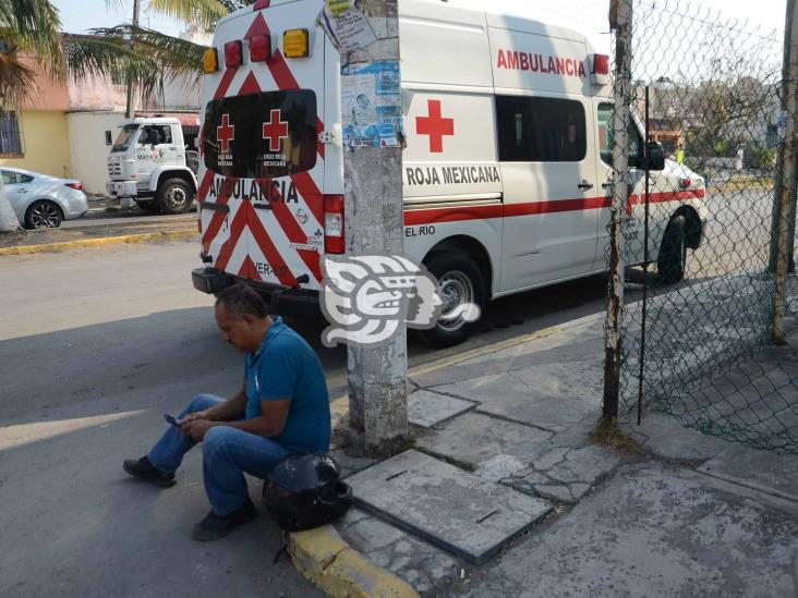 Auto lesiona a motociclista en El Coyol