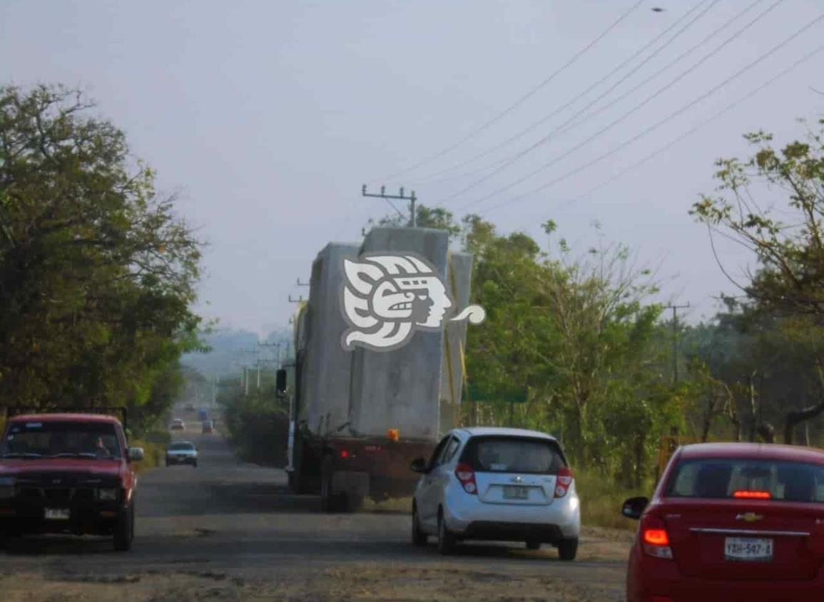 A marchas forzadas, construcción del puente en carretera Mecayapan – Tatahuicapan