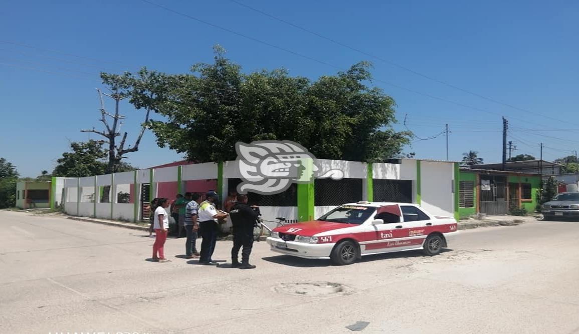 Taxista atropella a conocida comerciante en Las Choapas