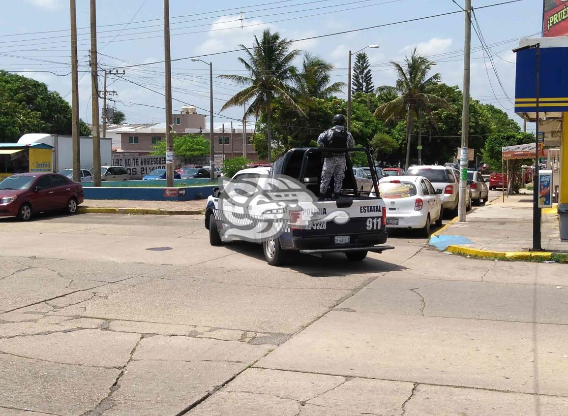 A punta de pistola asaltan a una joven en Coatzacoalcos