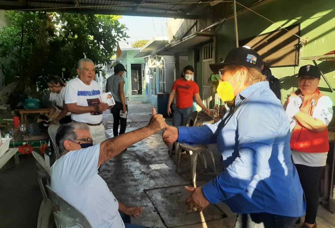 Ofrece Nereida aumentar salario a trabajadores de la salud