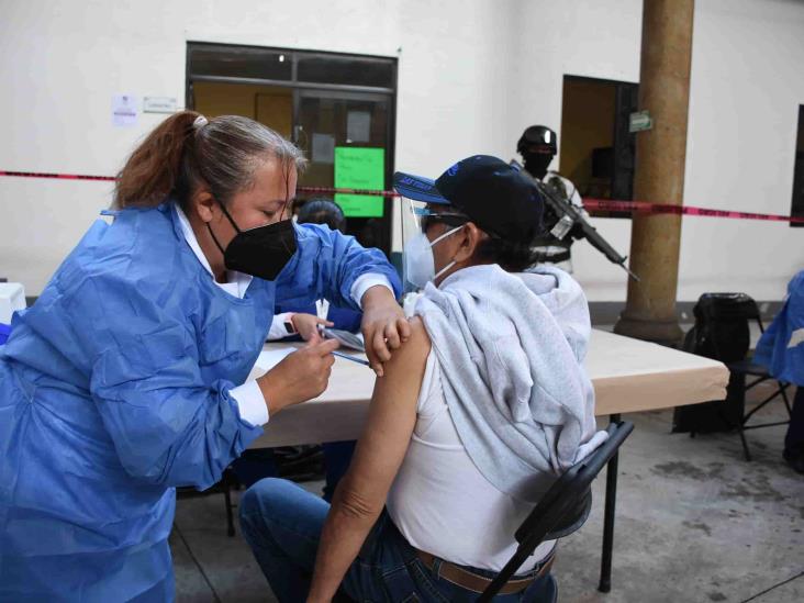 No aplican vacuna vs Covid a personal de salud en Jalapilla