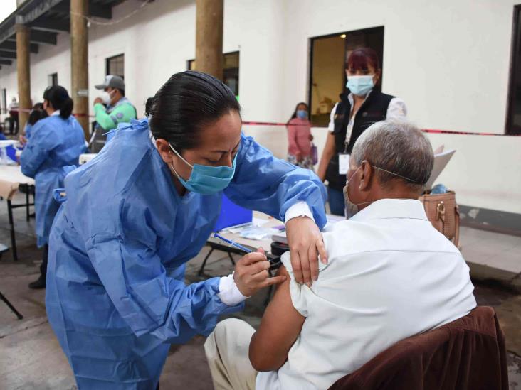 No aplican vacuna vs Covid a personal de salud en Jalapilla