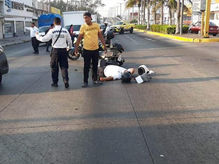 Camioneta particular impacta a moto patrulleros en Veracruz