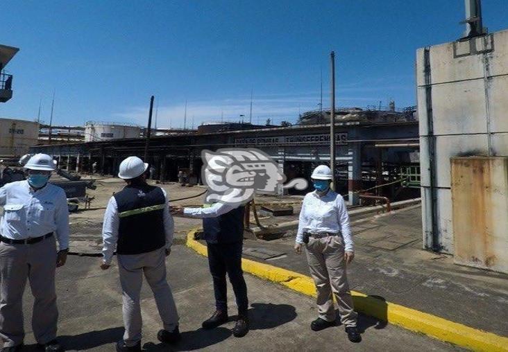 Llegan a evaluar daños a la Refinería de Minatitlán