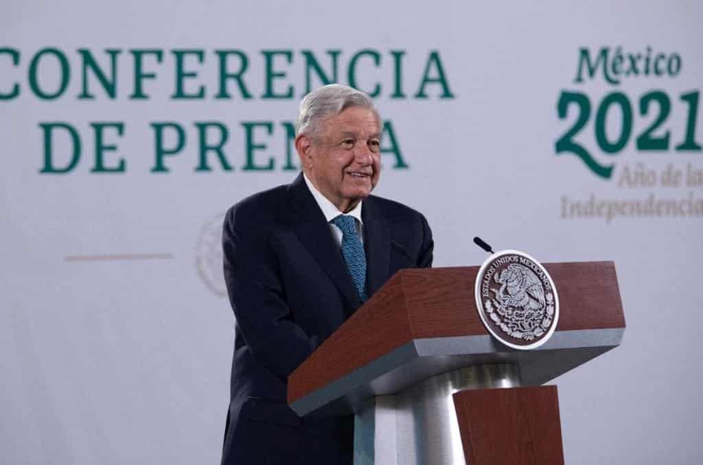 Un atentado a la democracia retiro de candidaturas a Salgado y Morón: AMLO