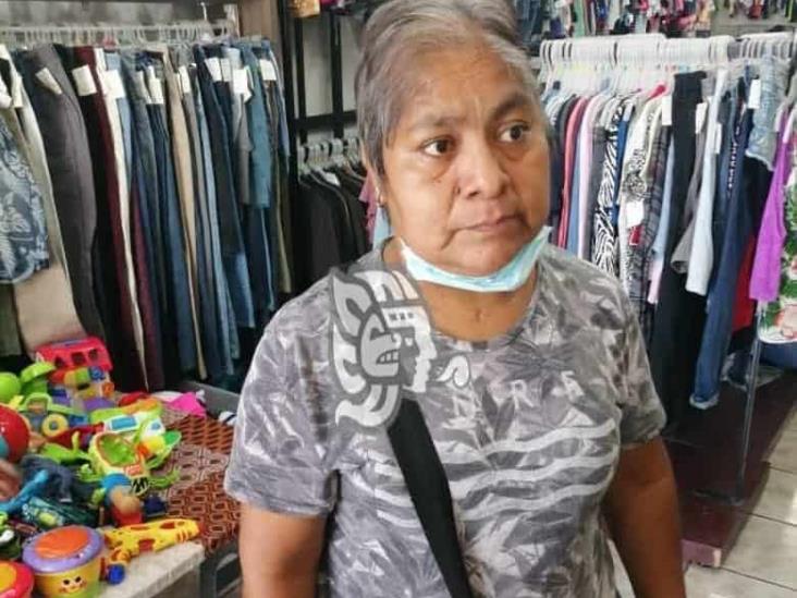 Sorprenden a mujer robando en bazar del centro de Coatza