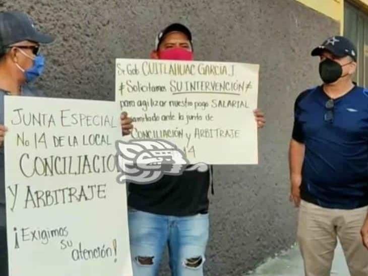 Trabajadores de Refinería se manifiestan; desde hace año y medio no les pagan