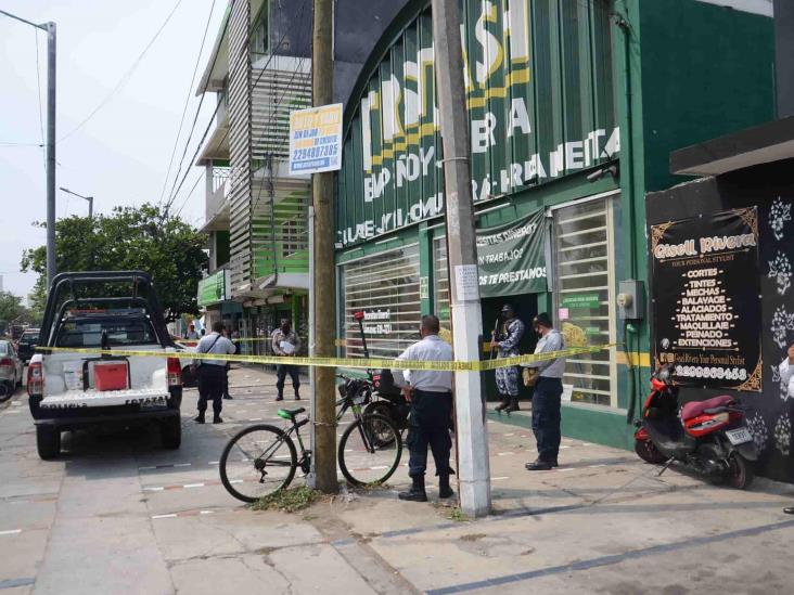 En Veracruz, asaltan con lujo de violencia casa de empeño