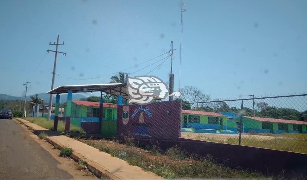 Abandono de escuelas en Cosolea atrae a los amigos de lo ajeno