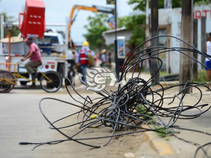 Ebrio transportista causa masivo apagón en Coatzacoalcos