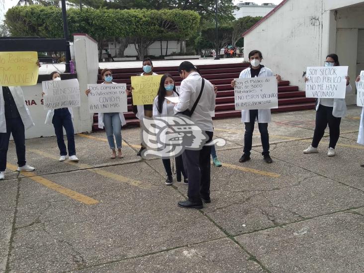 Personal de IMSS Bienestar se manifiestan por falta de vacunas anticovid