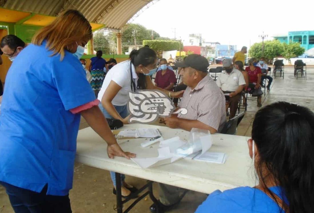 Predominó el temor en Tatahuicapan a aplicación de vacuna anticovid