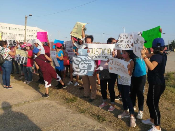 Se manifiestan por inocencia de jóvenes detenidos en Coatza