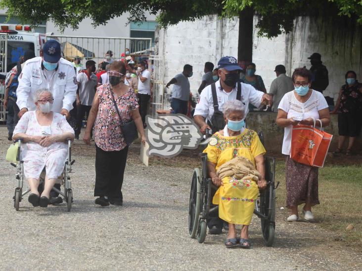 Vacuna Cansino, una esperanza de vida para abuelitos choapenses