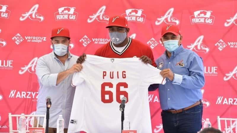 Yasiel Puig es presentado oficialmente con El Águila de Veracruz