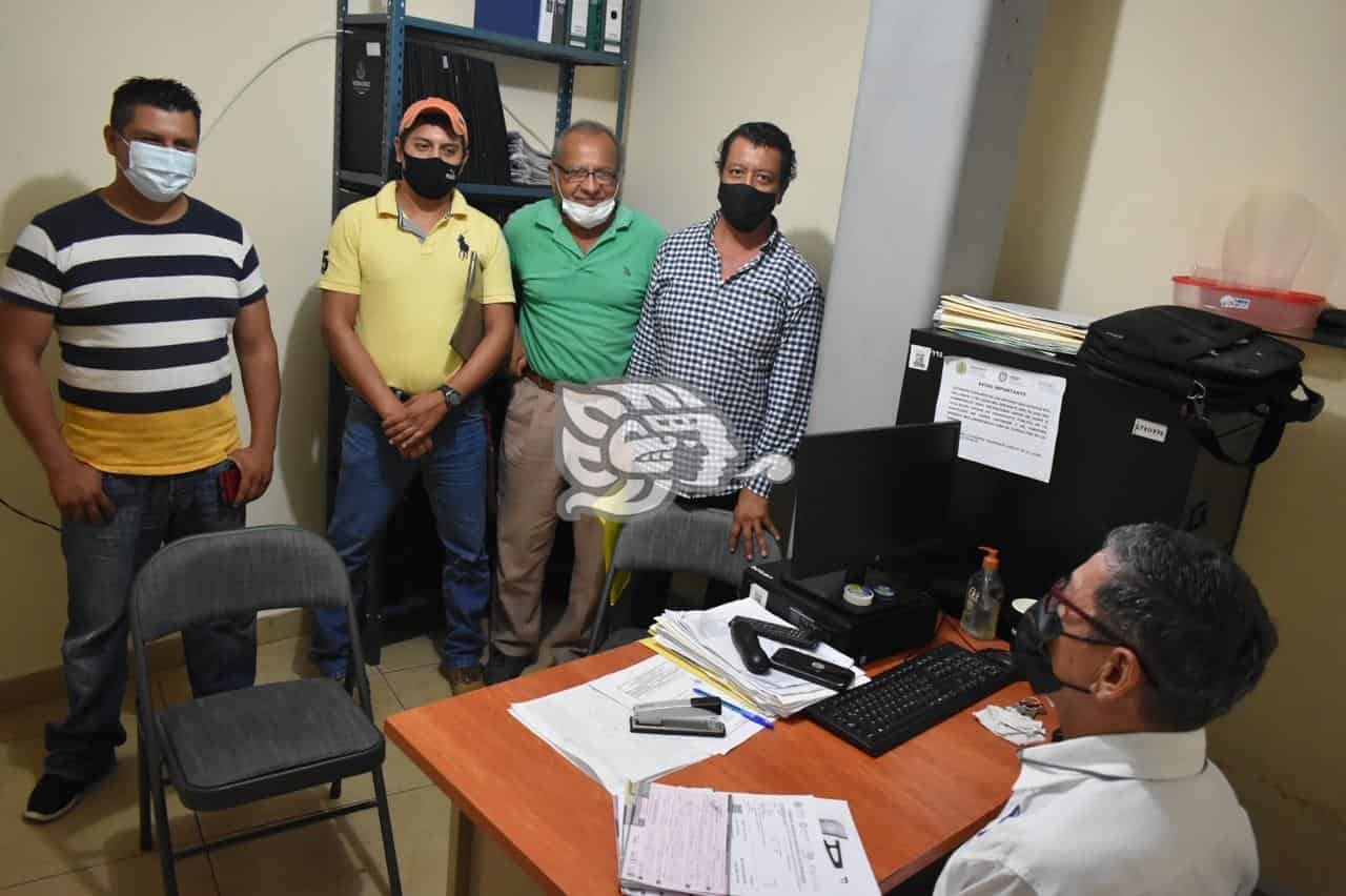 Transportistas carranceños denuncian invasión de urvans de Uxpanapa 