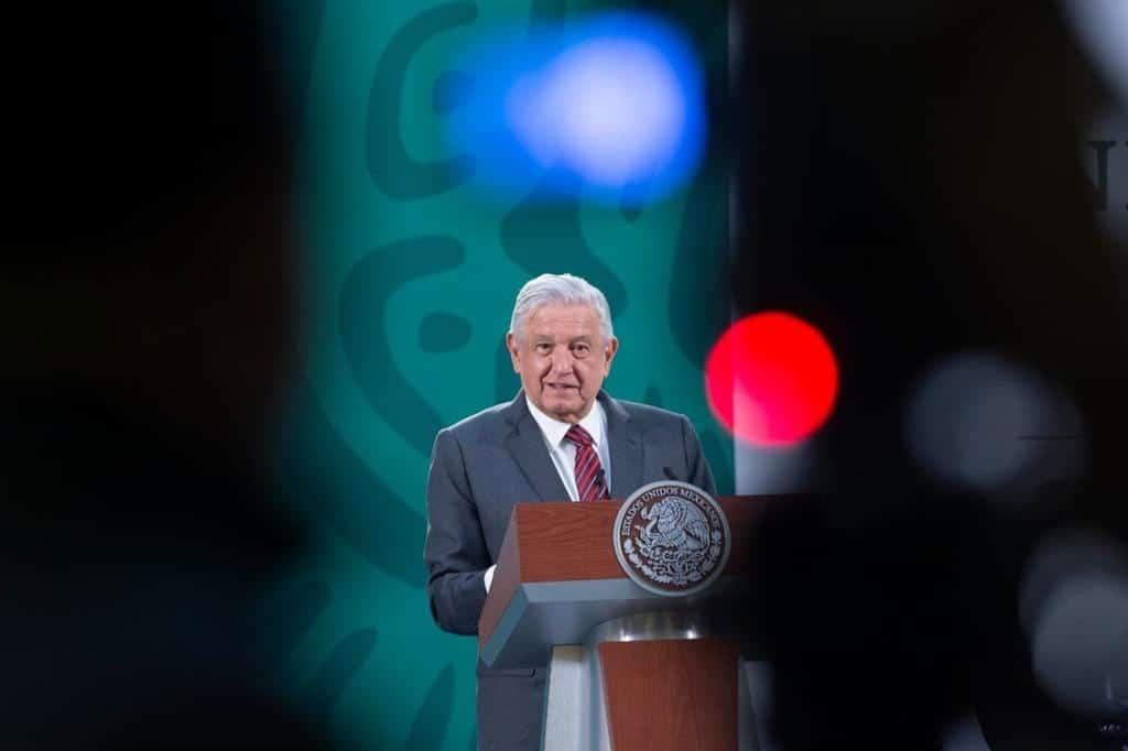 Celebra AMLO aprobación de Ley de Hidrocarburos