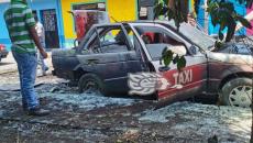 Taxi de Orizaba termina calcinado en Rafael Delgado