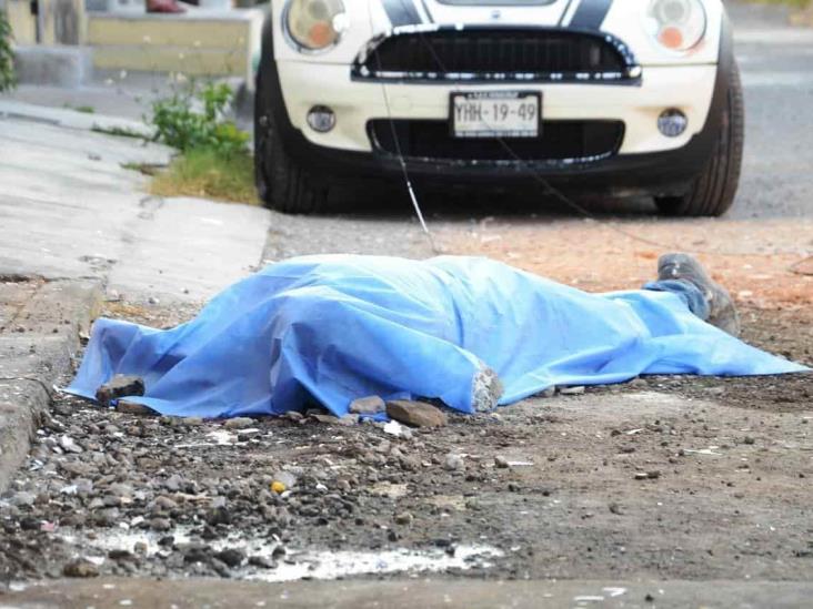 Hombre pierde la vida tras electrocutarse y caer de un edificio en Veracruz