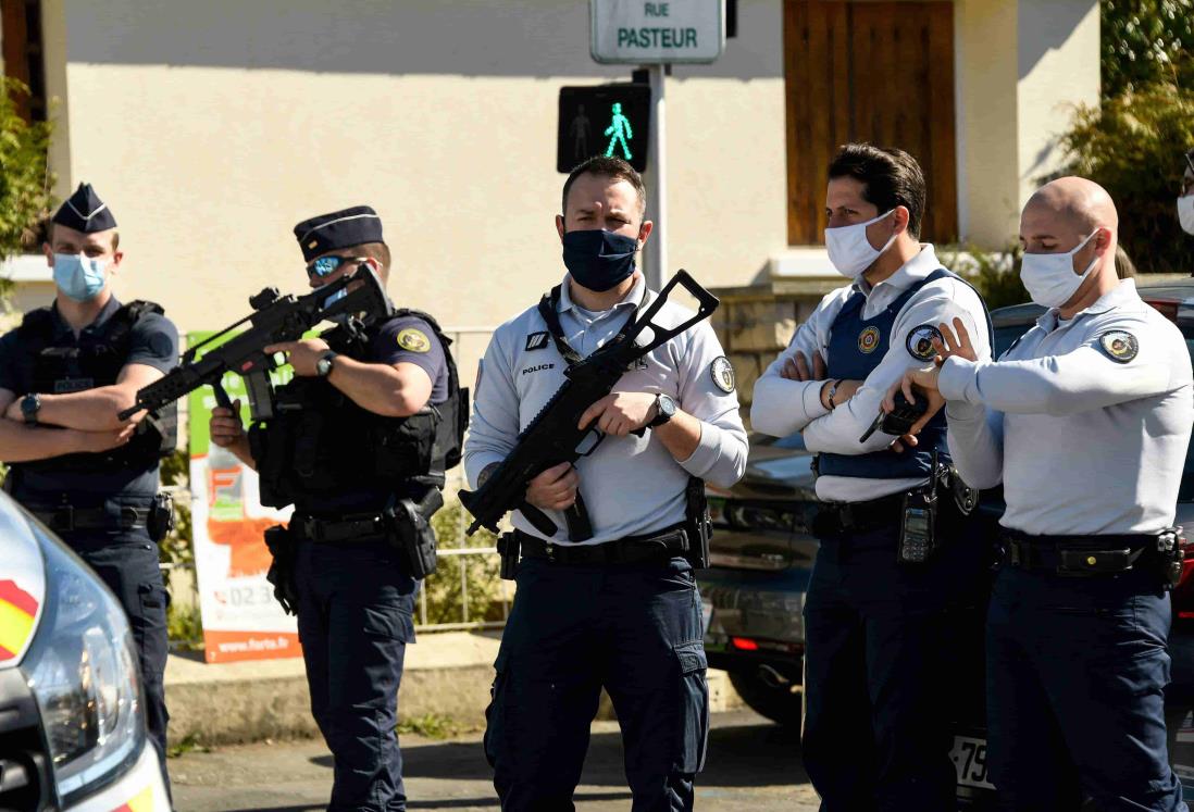 Asesina tunecino a policía en París