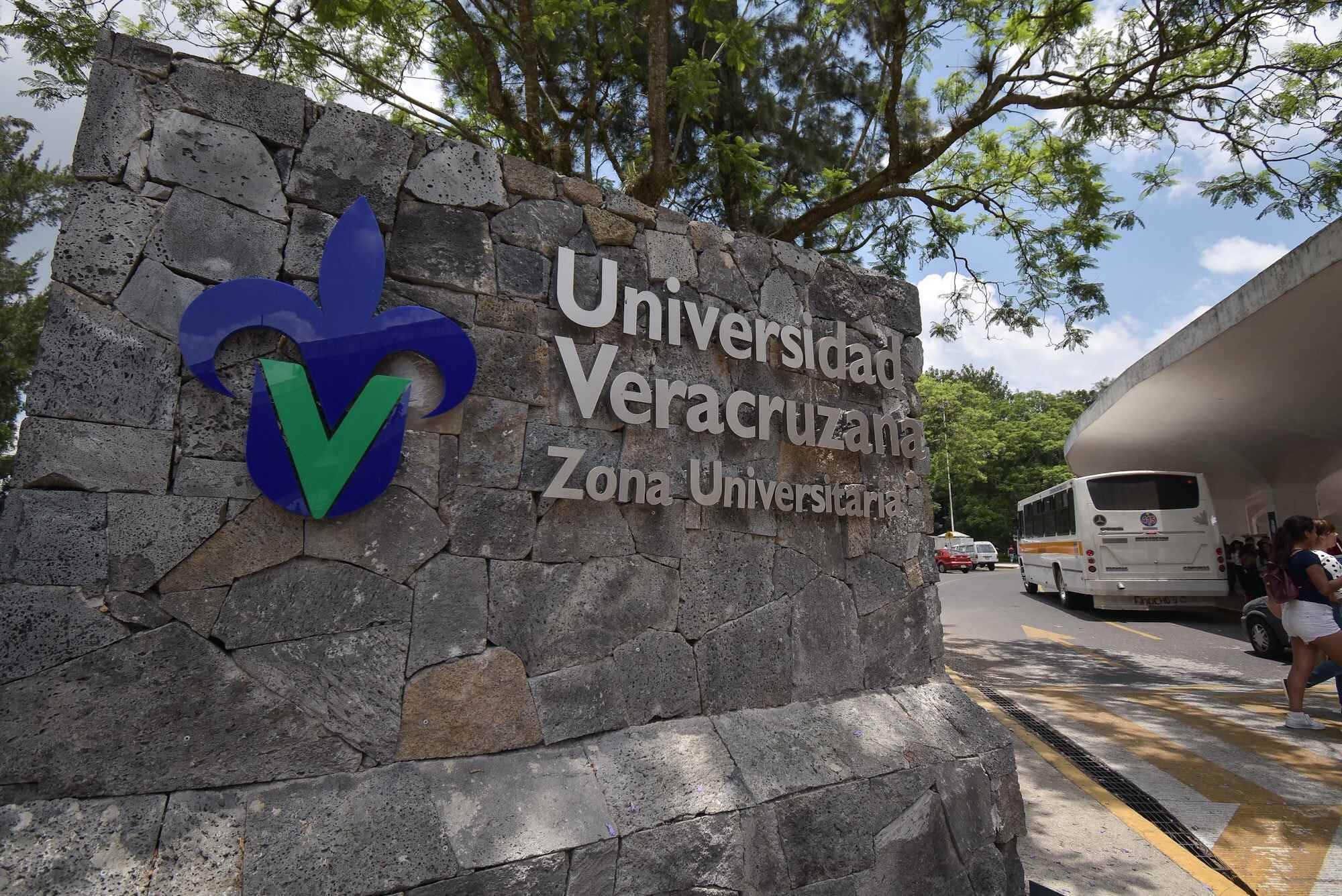 Atender denuncias por presuntos desvíos, tarea para nuevo rector de la UV