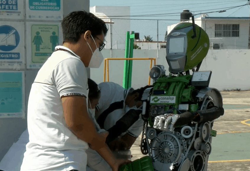 Alumnos del Conalep crean robot para prevenir Covid-19