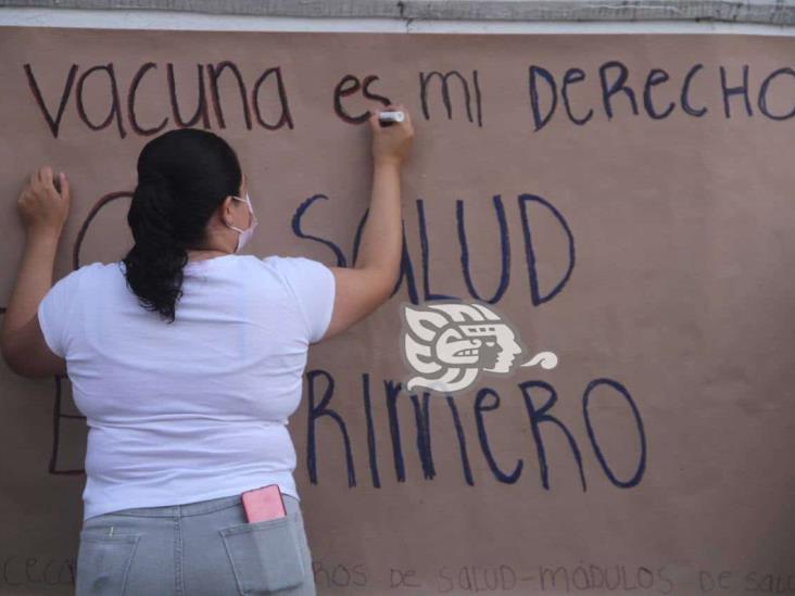 Desde primera línea contra COVID-19 en Veracruz, médicos exigen ser vacunados