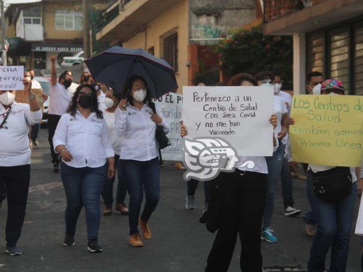 Desde primera línea contra COVID-19 en Veracruz, médicos exigen ser vacunados