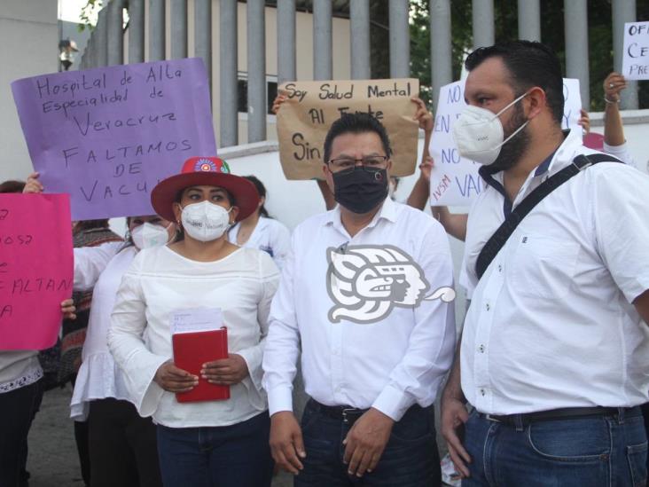 Desde primera línea contra COVID-19 en Veracruz, médicos exigen ser vacunados