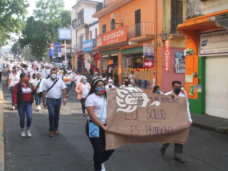 Desde primera línea contra COVID-19 en Veracruz, médicos exigen ser vacunados