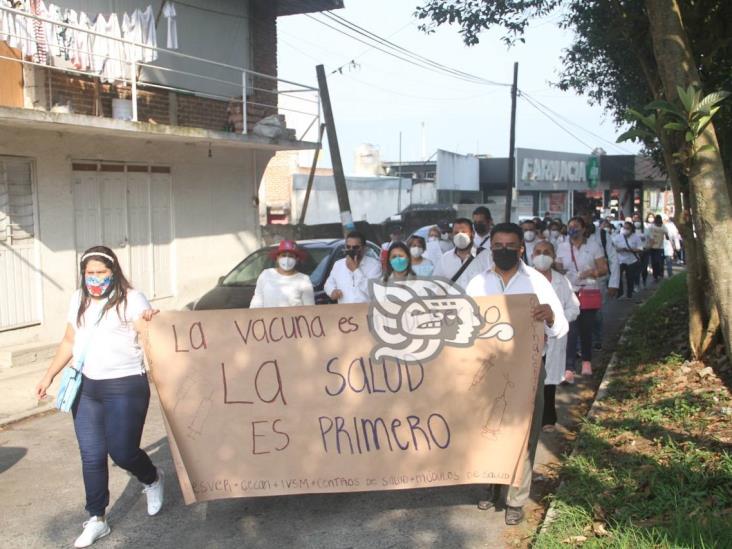 Desde primera línea contra COVID-19 en Veracruz, médicos exigen ser vacunados