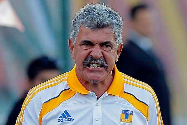 Tuca Ferretti no se quedaría sin trabajo, Pumas y Chivas se interesan por él