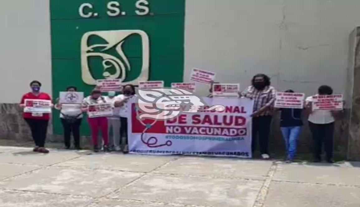 Personal de la UMF 67 claman vacunas contra el Coronavirus 