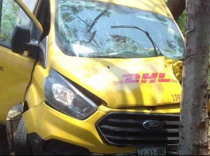 Detienen a tres sujetos tras asaltar y robar paquetería DHL