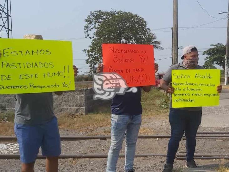 Habitantes de Geo Villas se manifiestan ante incendio de humedales de Tembladeras