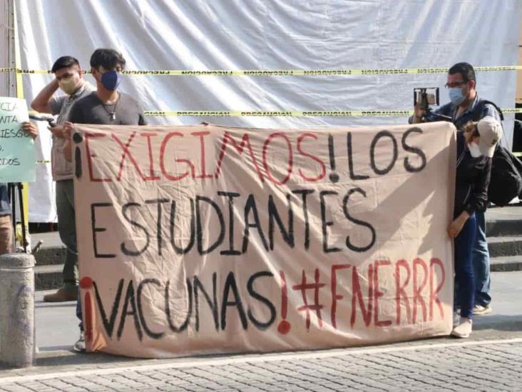 Estudiantes de Antorcha Campesina exigen vacunas vs Covid