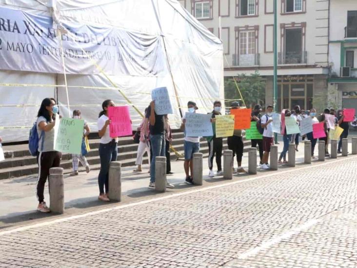 Estudiantes de Antorcha Campesina exigen vacunas vs Covid