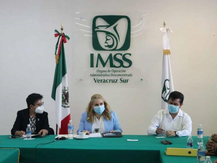 Nueva titular de IMSS Veracruz Sur toma posesión del cargo