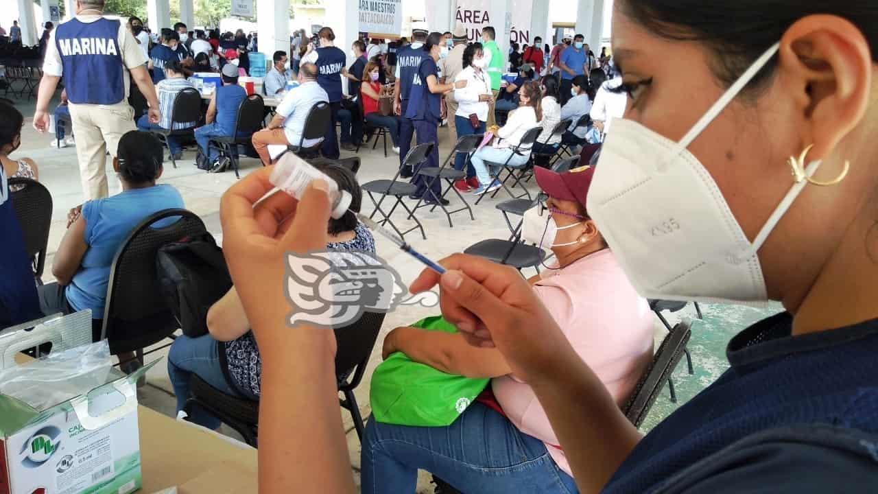 Sesver incluye a 10 municipios para vacunar a población de 50-59 años