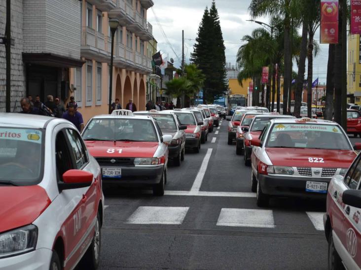 Por abusos de Hacienda y Tránsito, taxistas se manifestarán en Río Blanco