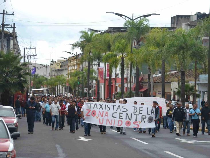 Por abusos de Hacienda y Tránsito, taxistas se manifestarán en Río Blanco