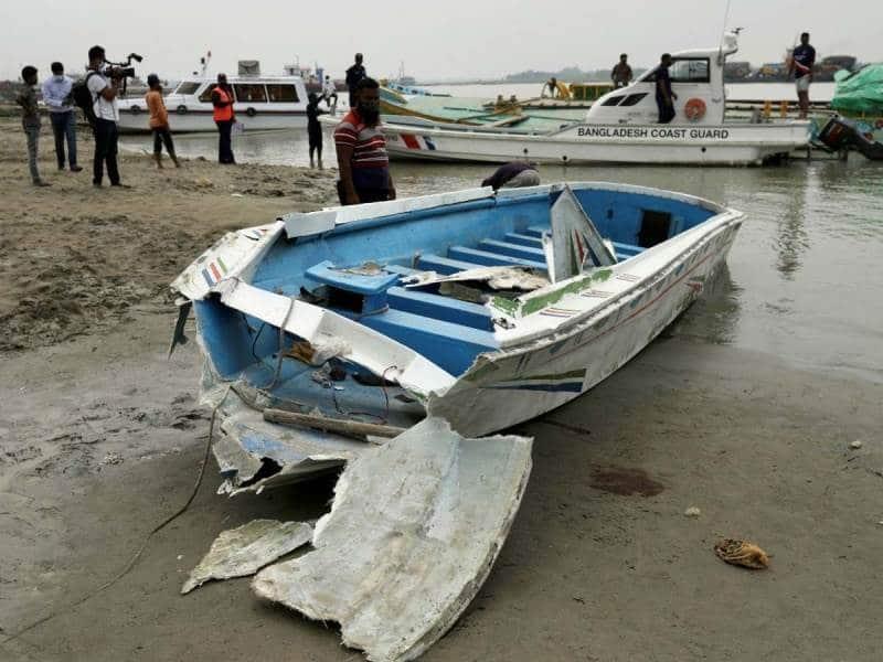 Choque de barcos deja al menos 26 muertos en Bangladesh